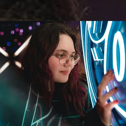   أحلامك لا تُحجّميها، وآمالك لا تخّفضِيها، وأهدافِك لا تُنقصِيها