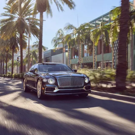 بنتلي فلاينج سبير عن قرب