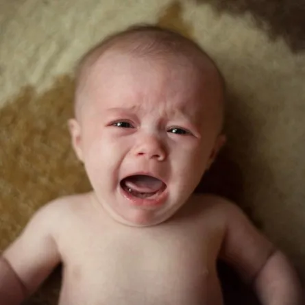متى ينتهي بكاء الطفل الرضيع؟