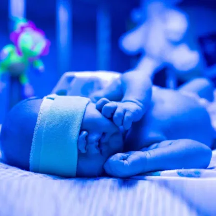 قد يحتاج الطفل الخديج للبقاء في الحضانة الصناعية