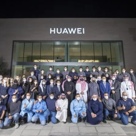 "هواوي" تفتتح أكبر متجر رئيس دولي في الرياض