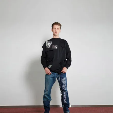 الجينز باللون الداكن من اندريا كروز  Andrea Crews