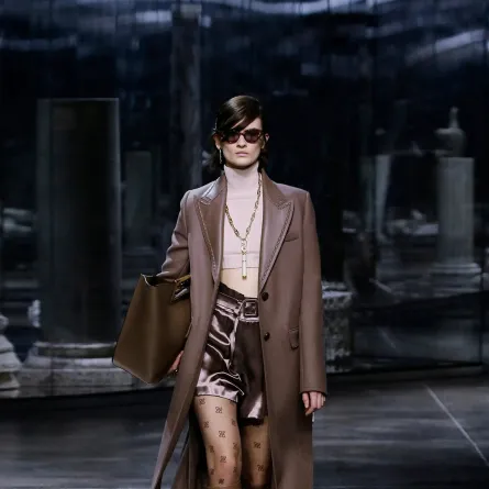 إطلالة كاجوال جذابة من فندي Fendi  