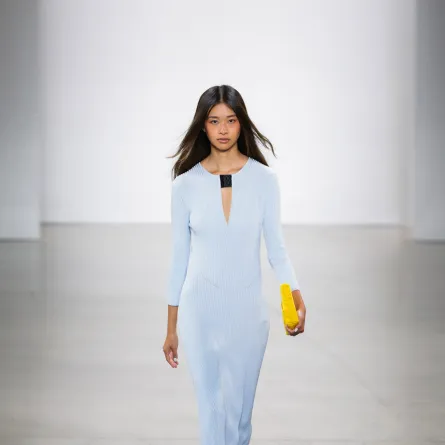 إطلالات باللون الأزرق الفاتح من بفزا  Bevza