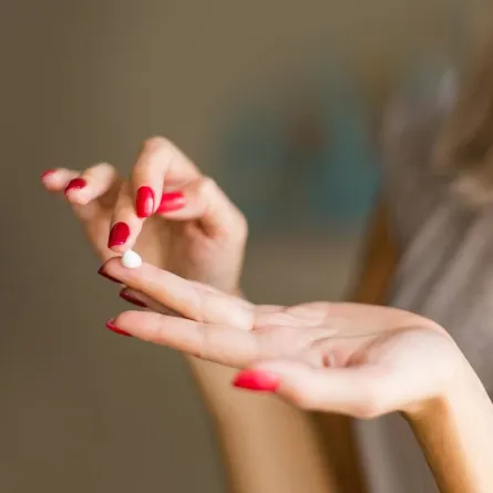 العناية باليدين