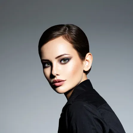 استعمال المكياج لإخفاء التجاعيد وعلامات الشيخوخة