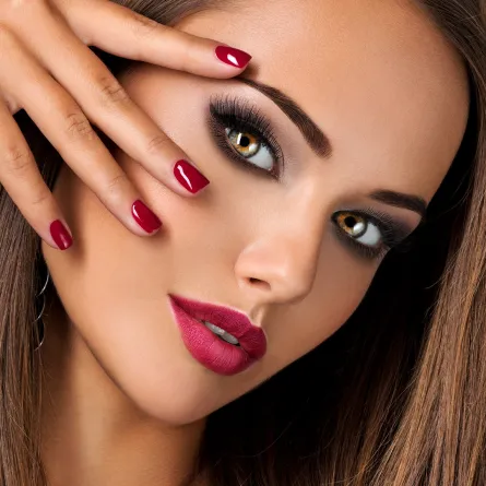 مكياج عيون جريء ليوم الحب