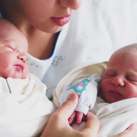 أعراض عدم تنظيف الرحم بعد الولادة