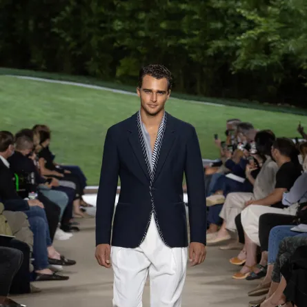 موديلات بدلات كاجوال صيفية من جيورجيو أرماني  Giorgio  Armani