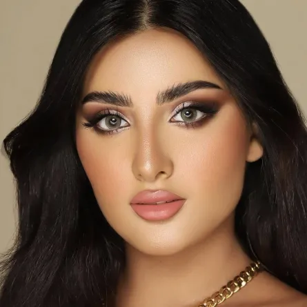 مكياج سموكي بني بأنامل وصايف -الصورة من حسابها على الانستغرام