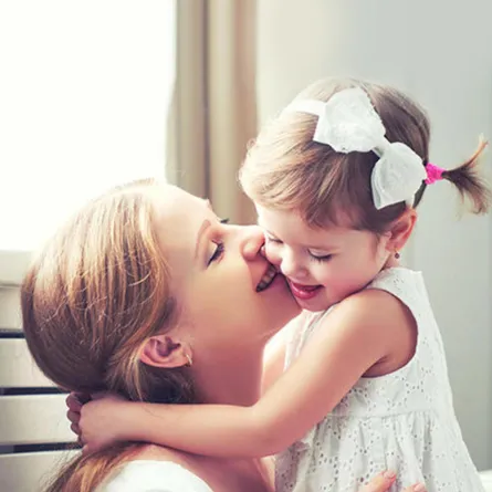 أسباب خفية لحب الام لأطفالها