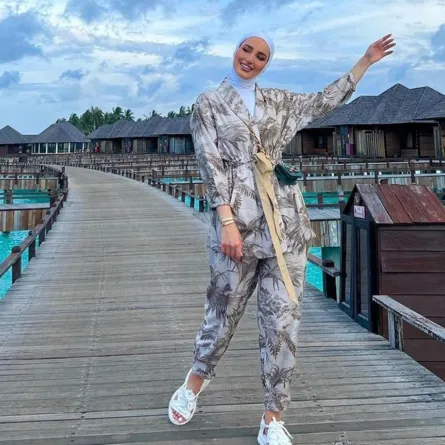 دلال الدوب بإطلالة للسفر