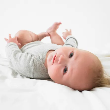 هل يختلف شكل إسهال الطفل الذي يرضع طبيعياً..عن الذي يرضع صناعياً؟  