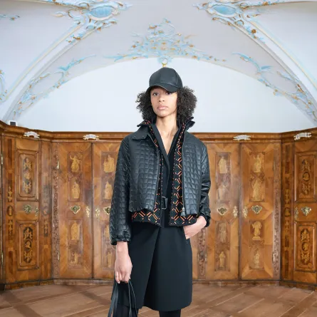 تنسيق السترة السوداء من أكريس  Akris