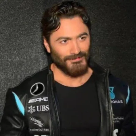 النجم تامر حسني في أحدث لوك له - الصورة من حسابه على انستغرام