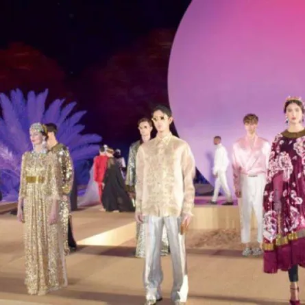 مصممة سعودية تشارك في عرض "دولتشي آند غابانا" الأول في العلا