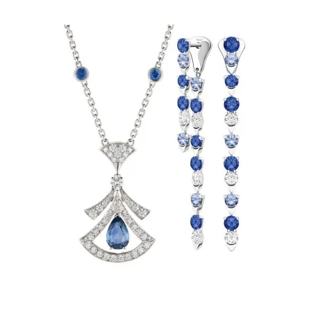 مجوهرات بأحجار كريمة زرقاء لإطلالة هادئة