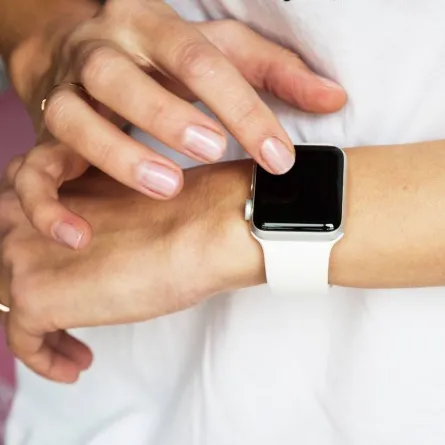 خطوات التخلص من النقطة الحمراء في Apple Watch