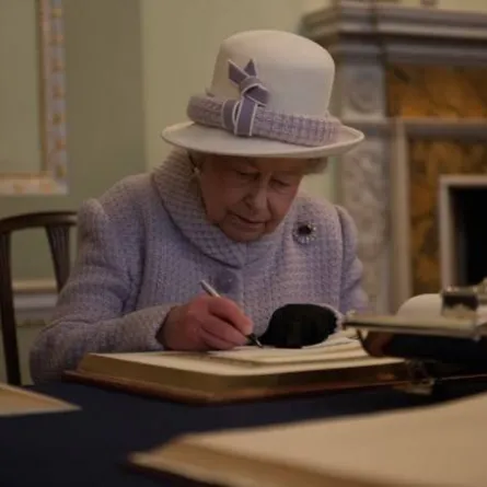 الملكة إليزابيث- الصورة من موقع Royal Central