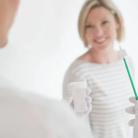 مسحة عنق الرحم: فحص يكشف عن مخاطر الإصابة بـ4 سرطانات