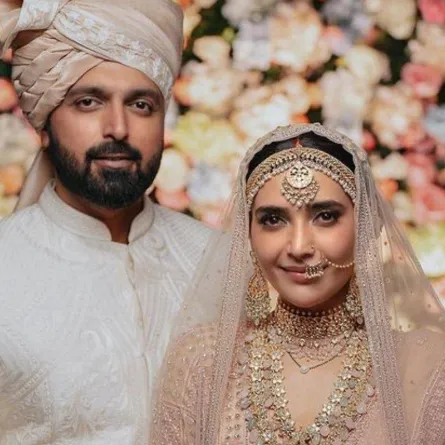 كاريشما تانا وفارون بانجيرا- الصورة من حساب كاريشما تانا على إنستغرام