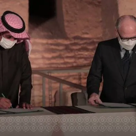 دارة الملك عبد العزيز توقع اتفاقية تعاون مع هيئة تطوير بوابة الدرعية . الصورة من تويتر دارة الملك عبدالعزيز