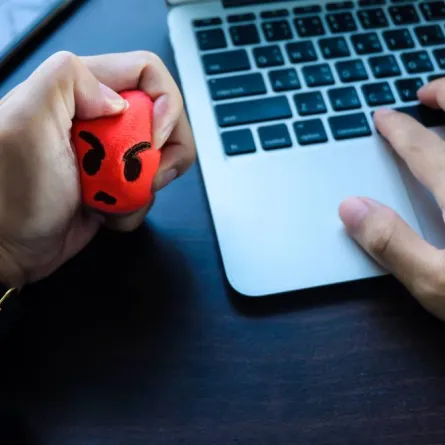 طرق مساعدة في التعامل مع الضغوط في العمل 