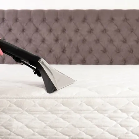 تنظيف مرتبة السرير