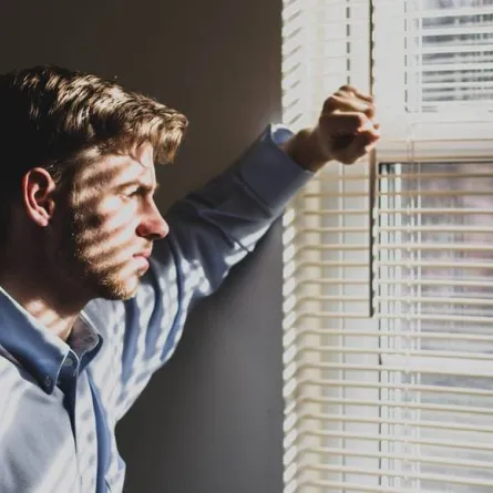 أعراض الاكتئاب عند الرجال تتطلب العلاج السريع