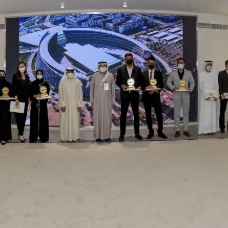 جامعة الإمارات تحتفي بالفائزين بجائزة ‏الرئيس الأعلى للابتكار 2022‏. الصورة من "وام"