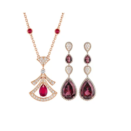 مجوهرات مرصّعة بالأحجار الكريمة الحمراء 2022