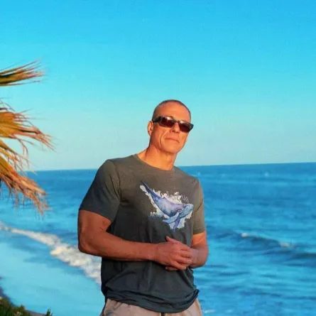 فان دام - الصورة من حسابه على انستغرام