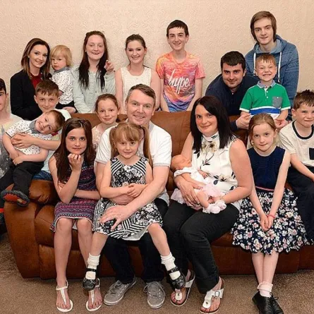 أسرة بريطانية تكسر الاعتقاد الشهير بعدد أولادها