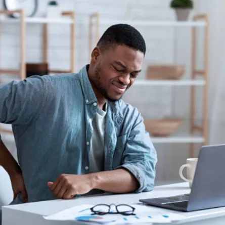 مدينة الملك فهد الطبية تبيّن سبب الشعور بآلام أسفل الظهر وقت النوم