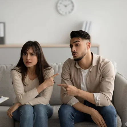 لعبة إلقاء اللوم على الآخر