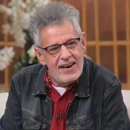 الفنان زكي فطين عبد الوهاب - الصورة من برنامج معكم منى الشاذلي على يويتوب البرنامج