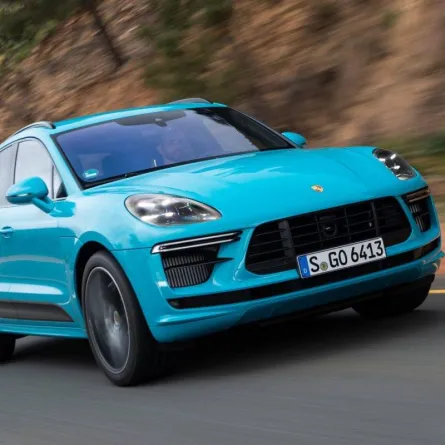 بورش ماكان T موديل 2023 تظهر لأول مرة كسيارة SUV عائلية بمواصفات مبتكرة