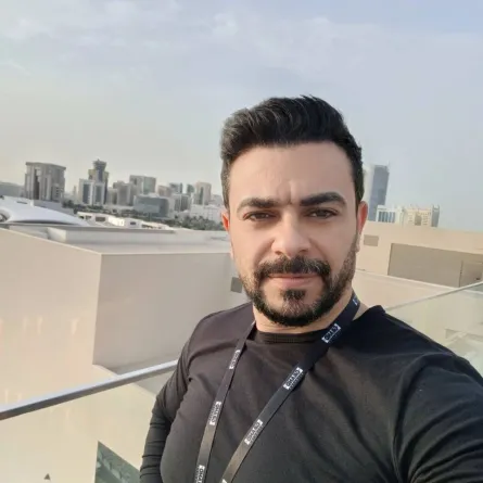 كريم الحسيني - الصورة من صفحته الرسمية على الفيس بوك