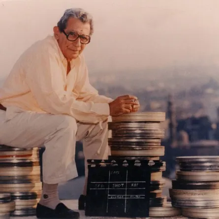 يوسف شاهين - الصورة من صفحة شركة مصر العالمية على الفيس بوك