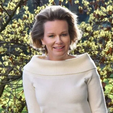 الملكة ماتيلد تتفقد أكبر مستشفى عائمة في العالم متجهة إلى إفريقيا