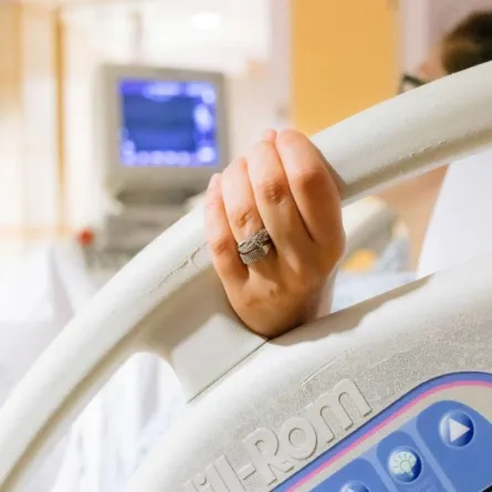 صورة لحامل تخضع للولادة المبكرة