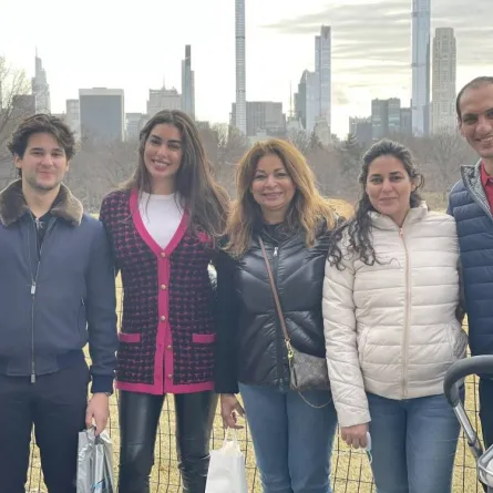 ياسمين صبري برفقة عائلتها - الصورة من حساب ياسمين على انستغرام