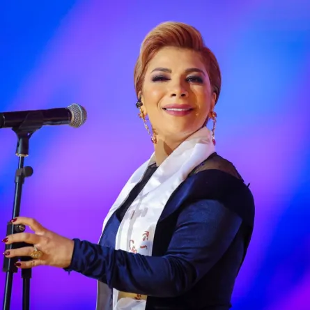 أصالة تتألق في حفل يوم التأسيس السعودي على مسرح أبوبكر سالم