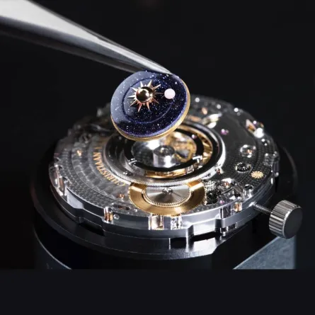 ساعة من فان كليف أند آربلز  Van Cleef & Arpels Lady Arpels Planetarium