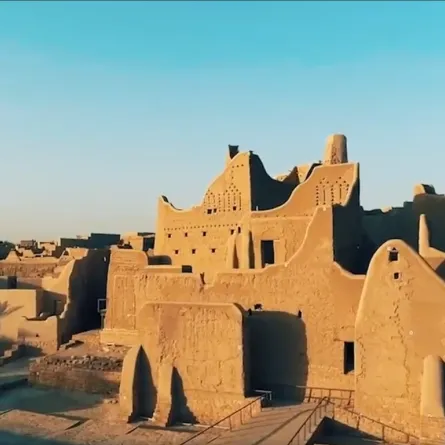 طلاب وزارة التعليم السعودية يسردون تاريخ الدولة في يوم التأسيس - الصورة من حساب وزارة التعليم على تويتر