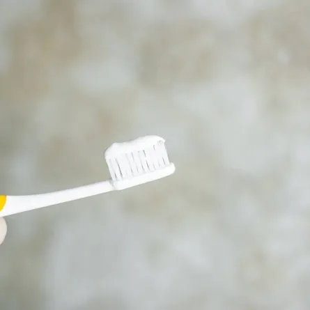 من الآيس كريم للذهب.. تعرفي على أغرب نكهات معجون الأسنان في العالم