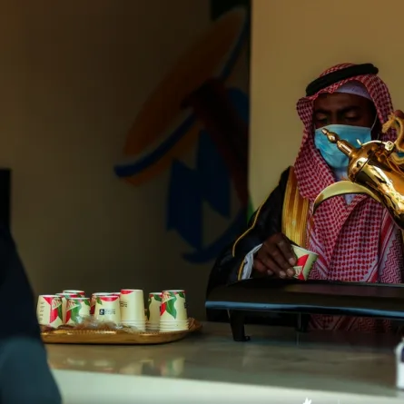 القهوة السعودية تتألق بضيافتها في مضمار الملك عبد العزيز للفروسية