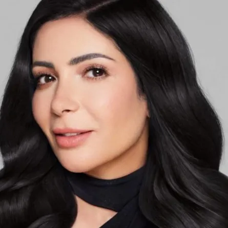 الفنانة منى زكي - الصورة من حسابها على " انستجرام " 