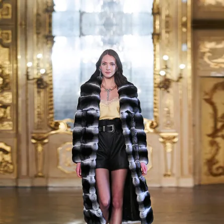 سروال قصير باللون الأسود  من براسكي Braschi  