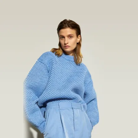 تنسيق الكنزة باللون الأزرق من أكنافاس  Aknvas